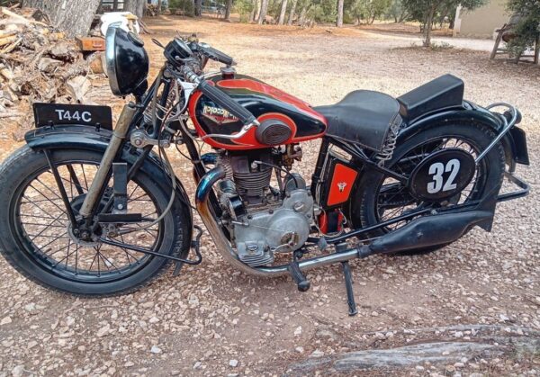モトコンフォール T44C（1932年）｜フランス製クラシックバイク 側面ビュー